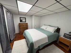 5 bedrooms, Internet, bed sheets -  Enjoy a beautiful log cabin overlooking Belleville, PA with stunning views (Belleville)
