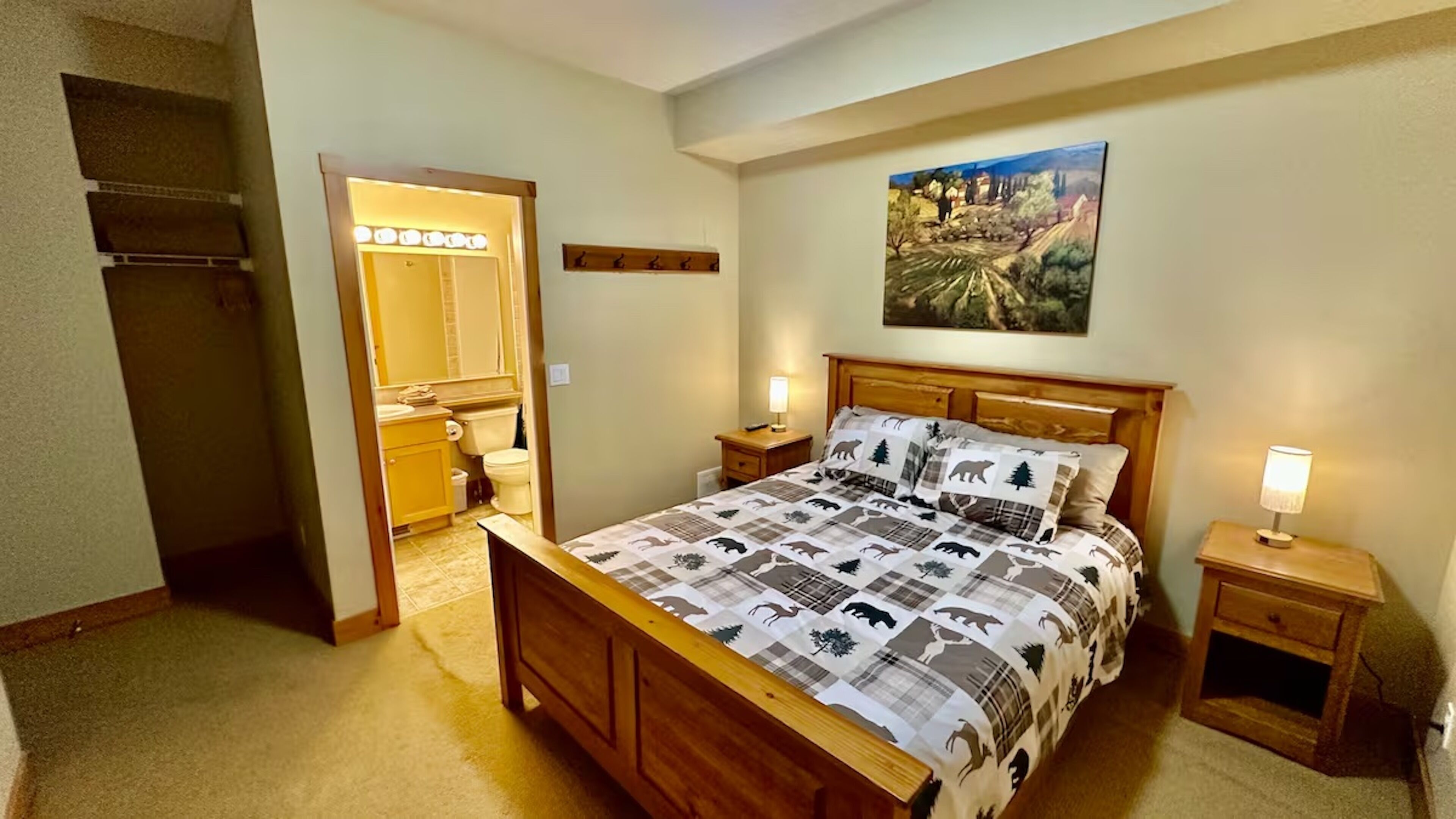 2 chambres, fer et planche à repasser, Wi-Fi, draps fournis