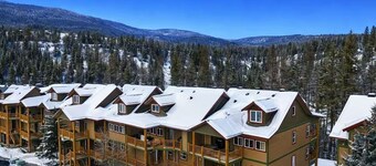 Ski & Golf Getaway Suite - private hot tub - 2 bed