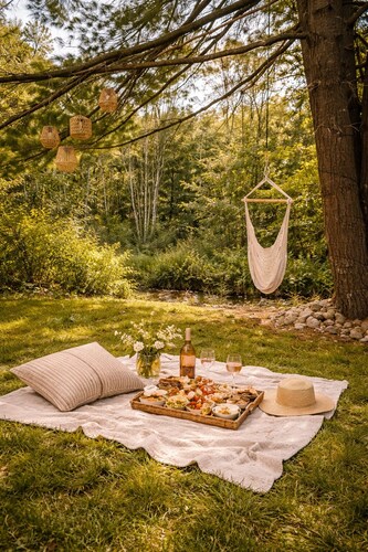 Firefly-A Cozy Escape at Birch + Flame Hot Tub