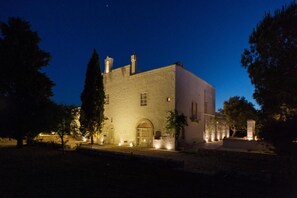 Exterior - Masseria Le Cerase – An Apulian Masseria for 10 People (Conversano)