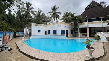 Nhà, 4 phòng ngủ, phù hợp cho người khuyết tật, hút thuốc | Hồ bơi | Hồ bơi ngoài trời