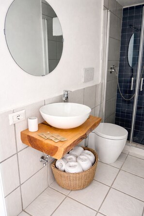 Bathroom - Vrbo Property (Meta)