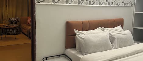 1 habitación, tabla de planchar con plancha y wifi
