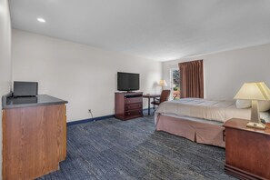 Room - Family Suite with Patio at Indiana Beach Hotel (Monticello)