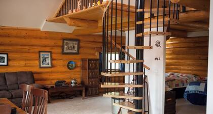A Taste of Alaska Lodge