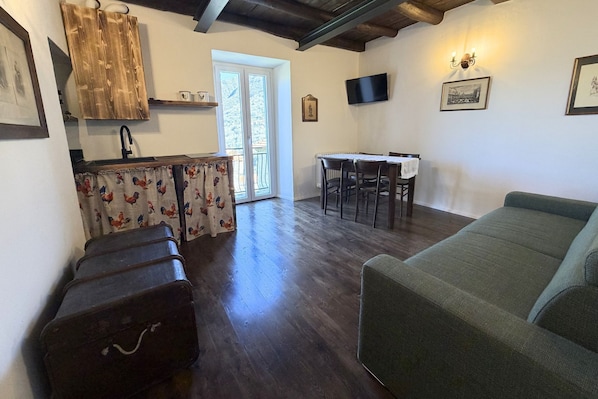 Living area - Vrbo Property (Molina)