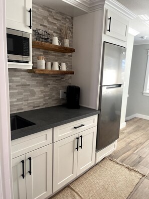 Paper towels - Remodeled Parker Home 60ft Private Parking and 54' Dock (Parker)