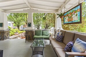 Terrace/patio - Hot Tub + Fire Pit + EV Charger | Walk Score 87 (Atlanta)