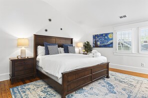 Desk, WiFi - Hot Tub + Fire Pit + EV Charger | Walk Score 87 (Atlanta)