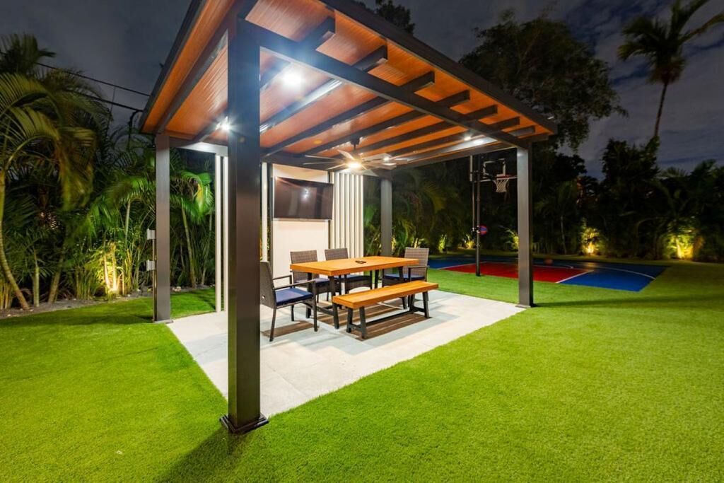 Comfort Villa | Outdoor dining