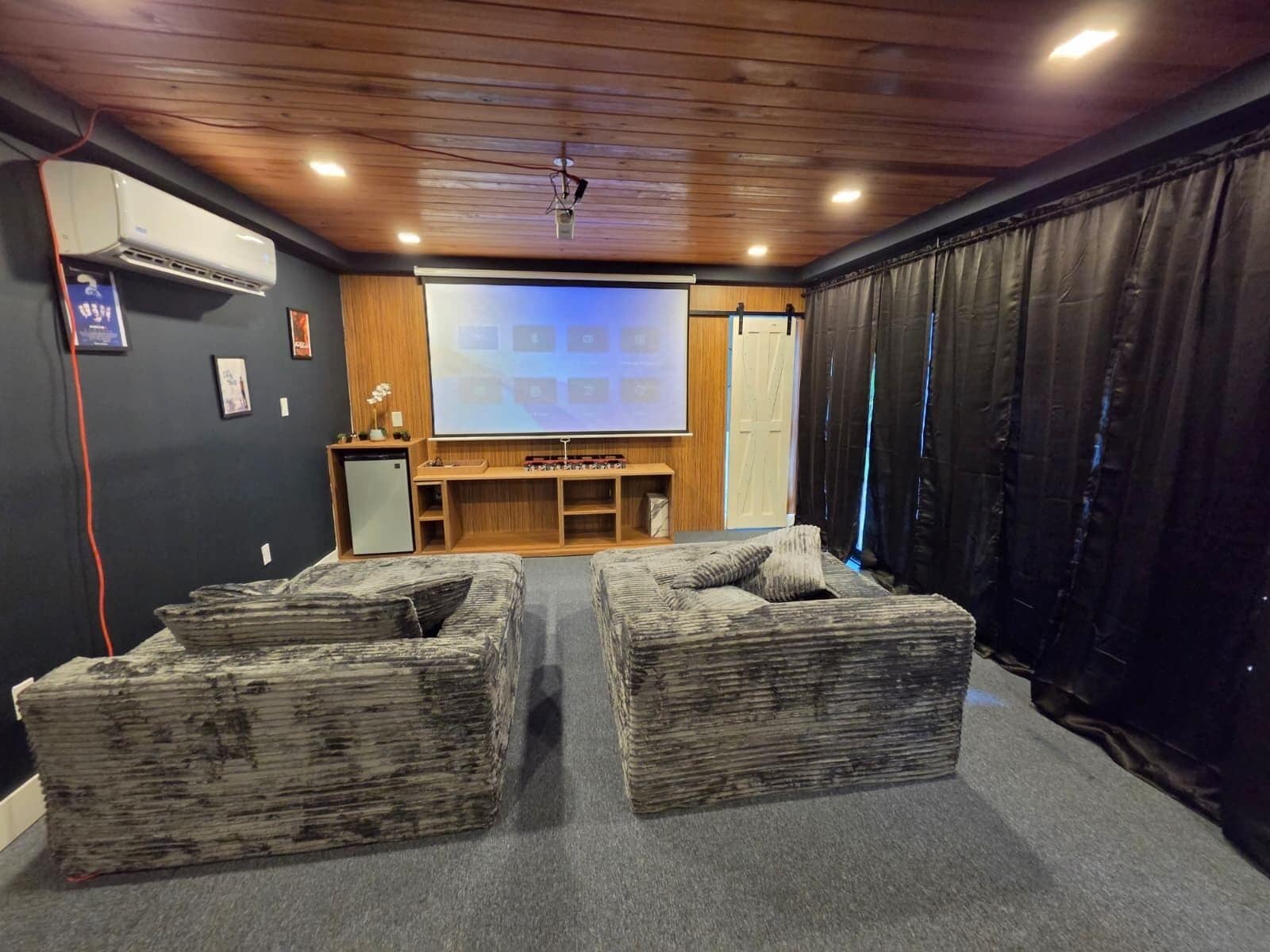 Comfort Villa | Television