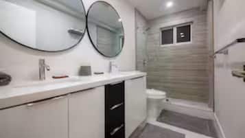 Comfort Villa | Bathroom