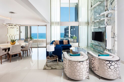 Beautiful One Bedroom suite in luxurious Cancun Resort.