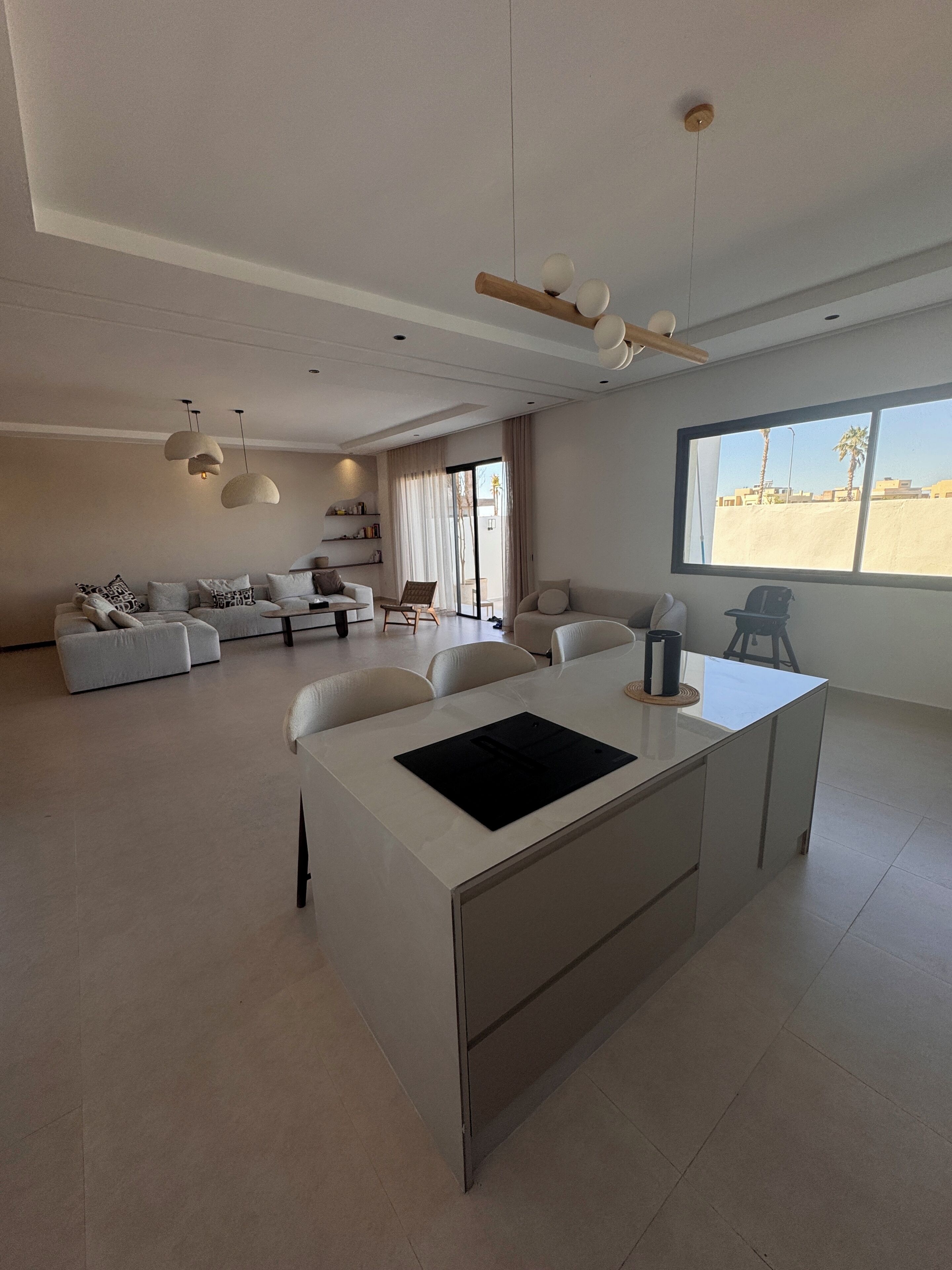 المنشأة من الداخل