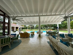 Outdoor dining - Vrbo Property (Carretera Romana-Higuey)