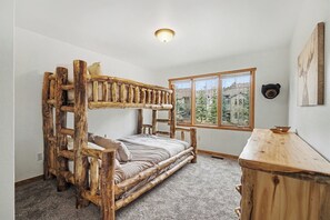 3 bedrooms, iron/ironing board, travel cot, free WiFi