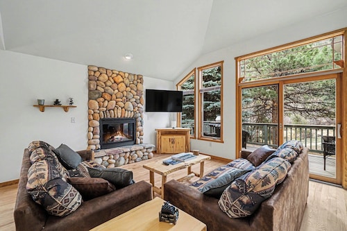 Riverfront Townhouse + Private Fishing + Wildlife