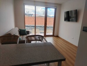 Comfort Apartment, Balcony, City View | Living area - ART DECO CUENCA (Cuenca)
