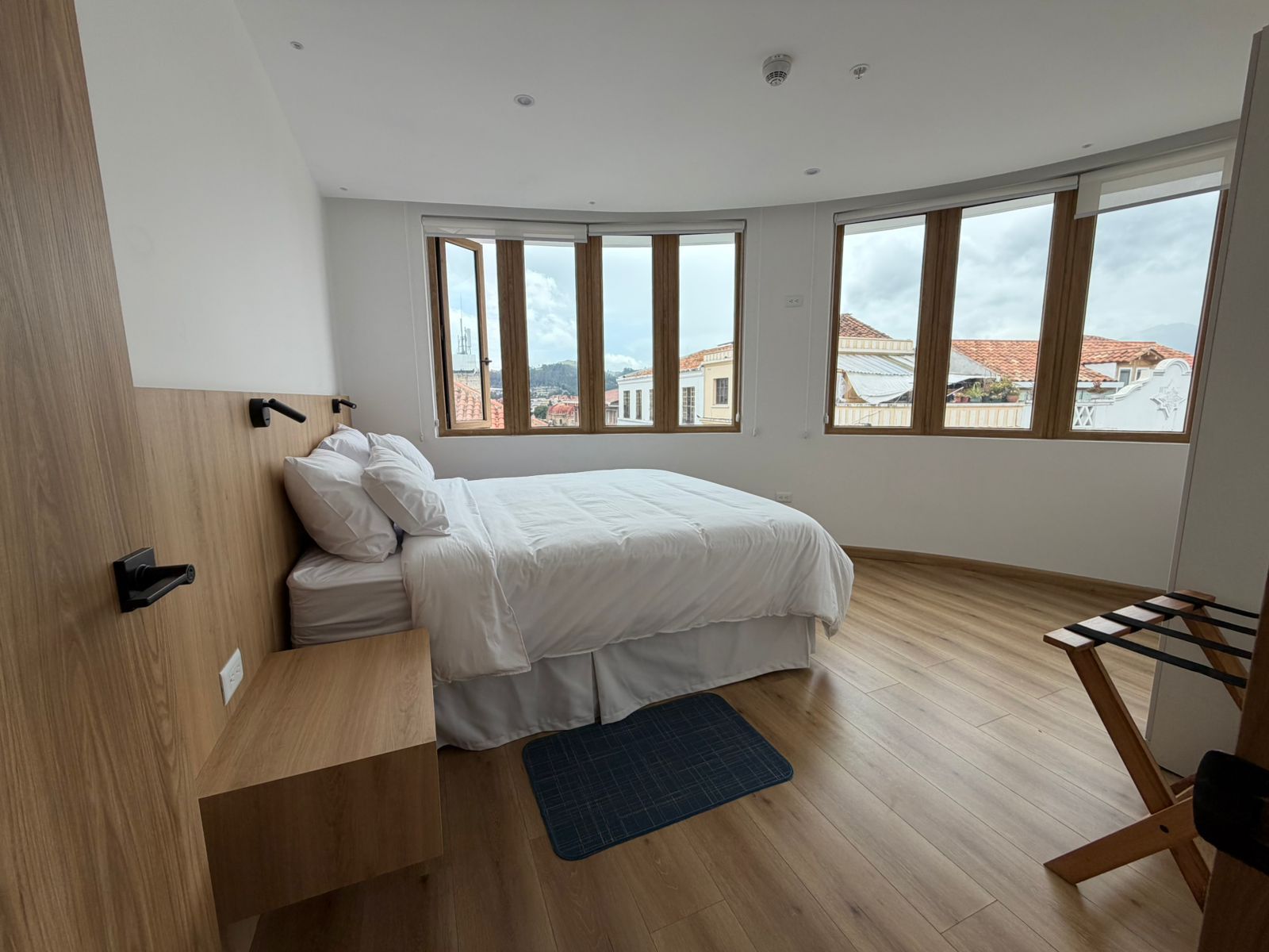 Classic Apartment, City View | Free WiFi, bed sheets