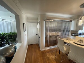 Dining - Spacious 4-bedroom house in pleasant Rahway with AC (Rahway)