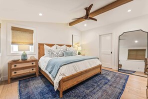 3 bedrooms, desk, iron/ironing board, WiFi - Steps to Sand | FIFA 2026 Beach Home (Manhattan Beach)