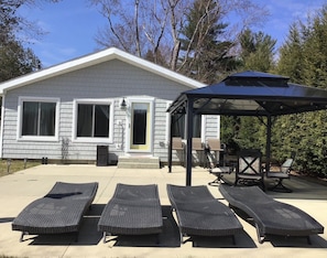 Outdoor dining - Hudson River Oasis (Stillwater)