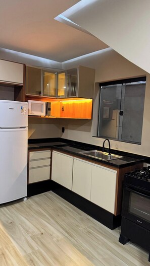 Private kitchen - Vrbo Property (Armação dos Búzios)