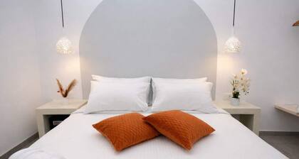 Iliana s Getaway - Private Villa With Jacuzzi