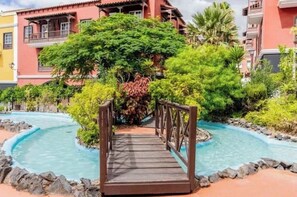 Property grounds - Elegant, sun soaked, two bedroom apartment with pool in the heart of Adeje (Adeje)