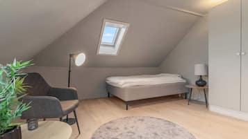3 bedrooms, WiFi, bed sheets