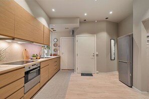 Fridge, oven, stovetop, dishwasher - 5BR right behind Unesco Bryggen and Floien (Bergen)