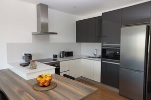 Fridge, microwave, oven, stovetop - JB Ria Mar ll by Meditrust (Alvor)