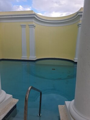 Unclassified image, 5 of 13, button - Charming 1-bedroom condo with AC in vibrant Nassau with pool and beach access (Nassau)