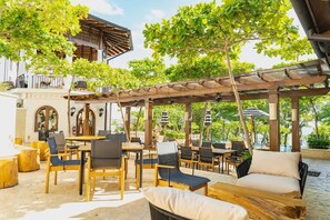 Outdoor dining - Modern Villa with Private Pool (Las Catalinas)