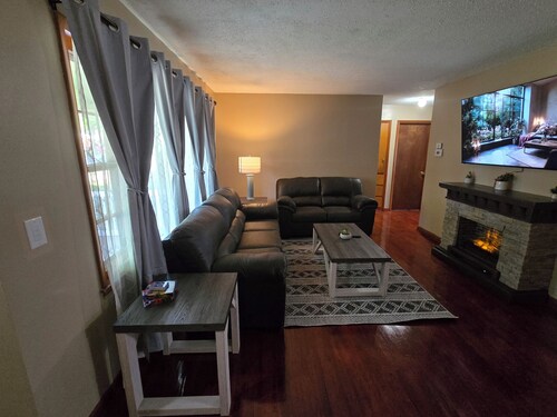 Lights on Watson II in awesome Wichita with cool AC and comfort for work/leisure