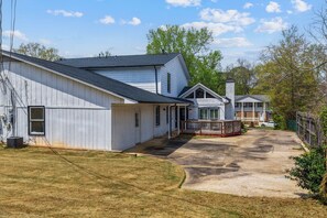 Exterior - Hoover Furnished Stay | Families & Pros (Hoover)