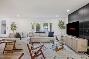 Unclassified image, 4 of 26, button - Pacific Pool Villa (Mission Viejo)