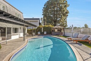 Unclassified image, 3 of 26, button - Pacific Pool Villa (Mission Viejo)