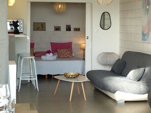 Interior - APP. LA ROSE, pool , sea view (Petite Île)