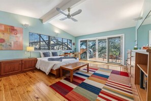 4 bedrooms, WiFi, bed sheets - Balcones Retreat w Private Pool, Near Parks & DT! (Austin)