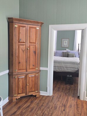 Room - Bank of Robersonville Railroad Loft (Robersonville)