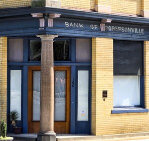 Exterior detail - Bank of Robersonville Railroad Loft (Robersonville)
