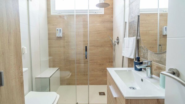 Shower - Casa Carmela Canillas de Aceituno by Ruralidays (Málaga)
