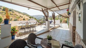 Outdoor dining - Casa Carmela Canillas de Aceituno by Ruralidays (Málaga)
