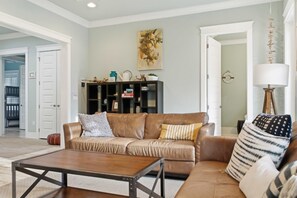 TV, offices - Water Views • Gated Community Pool • Dream Maker (Navarre Beach)