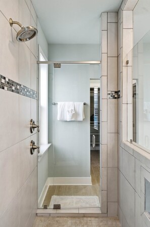 Shower, hair dryer, towels, shampoo - Water Views • Gated Community Pool • Dream Maker (Navarre Beach)