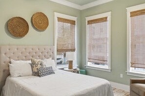 5 bedrooms, WiFi, bed sheets - Water Views • Gated Community Pool • Dream Maker (Navarre Beach)