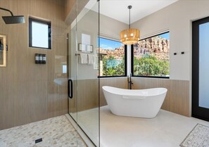 Shower, hair dryer, towels, shampoo - Architectural Sedona Escape | Pool, Spa, Red Rock Views, Indoor-Outdoor Living (Sedona)