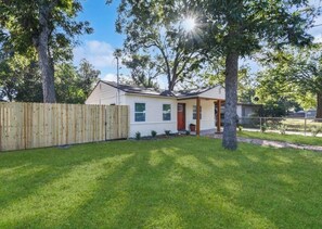 Exterior - River City Getaway - 2BR w/ Pool + Spacious Deck, Sleeps 8! (Jacksonville)